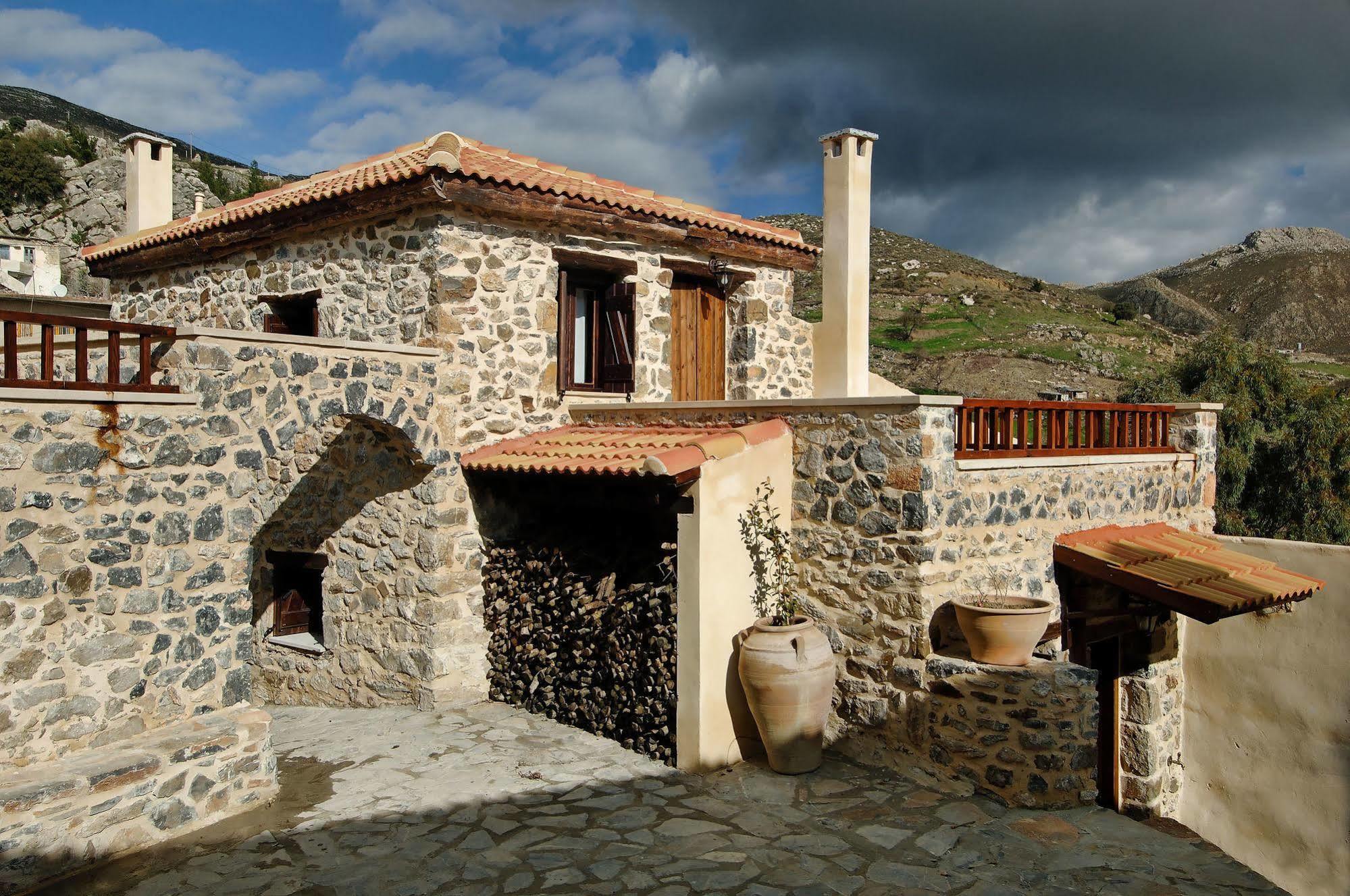Thalori Traditional Ecotourism Village Kapetanianá Exterior photo
